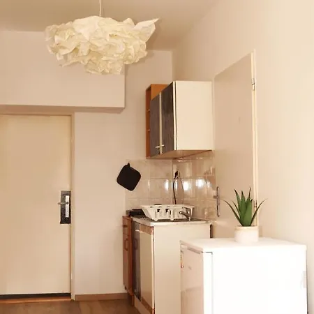 Apartment Cute 2 Beds Studio Close To The Main Train Station *